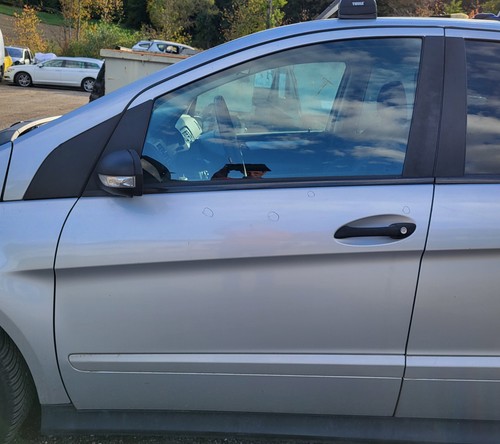 Links vorne mercedes - vorne,